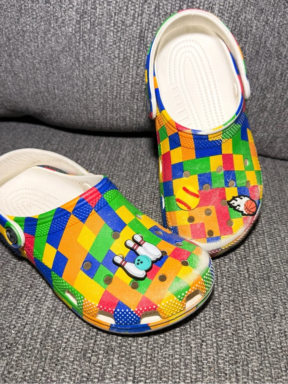 Crocs Digi Block/Multicolor clogs slip on shoes kids size J3